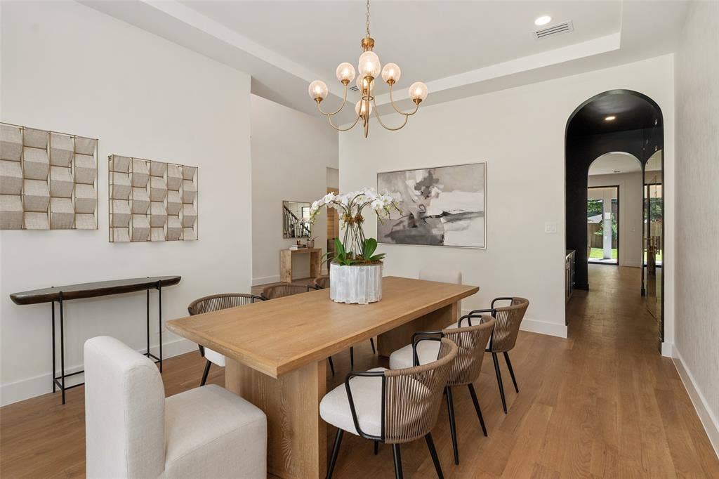 5840 Charlestown Drive, Dallas, TX 75230 5840 Charlestown Drive, Dallas, TX 75230