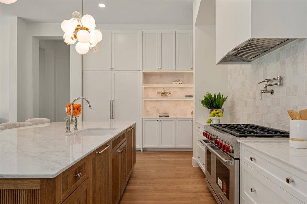 5840 Charlestown Drive, Dallas, TX 75230 5840 Charlestown Drive, Dallas, TX 75230