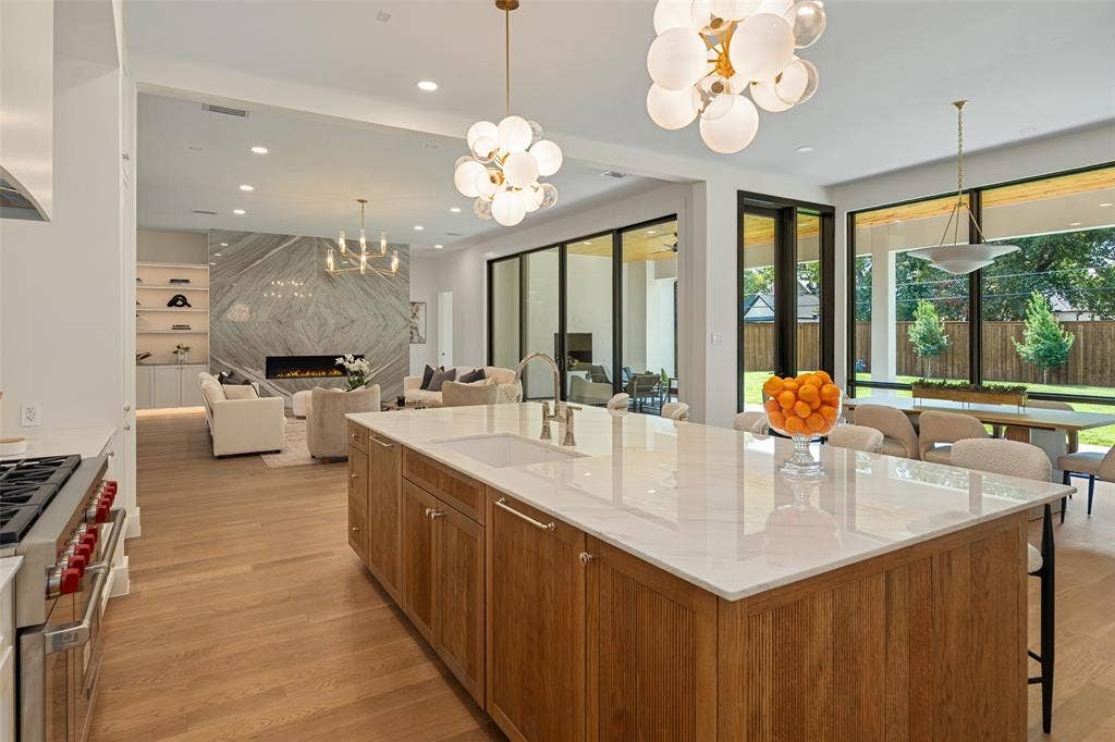 5840 Charlestown Drive, Dallas, TX 75230 5840 Charlestown Drive, Dallas, TX 75230