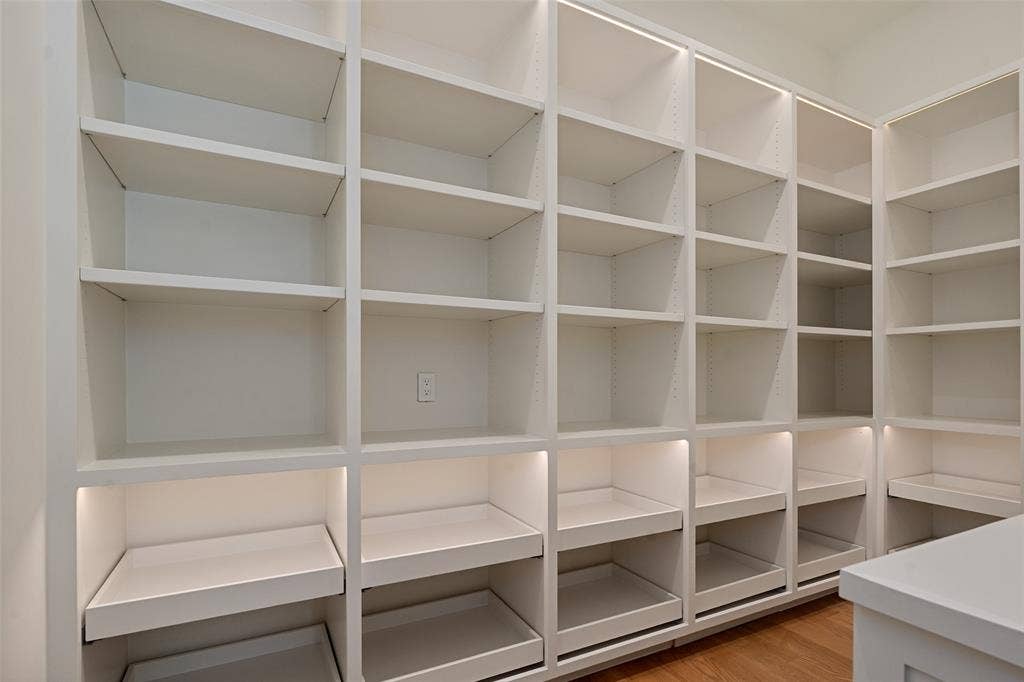 5840 Charlestown Drive, Dallas, TX 75230 5840 Charlestown Drive, Dallas, TX 75230
