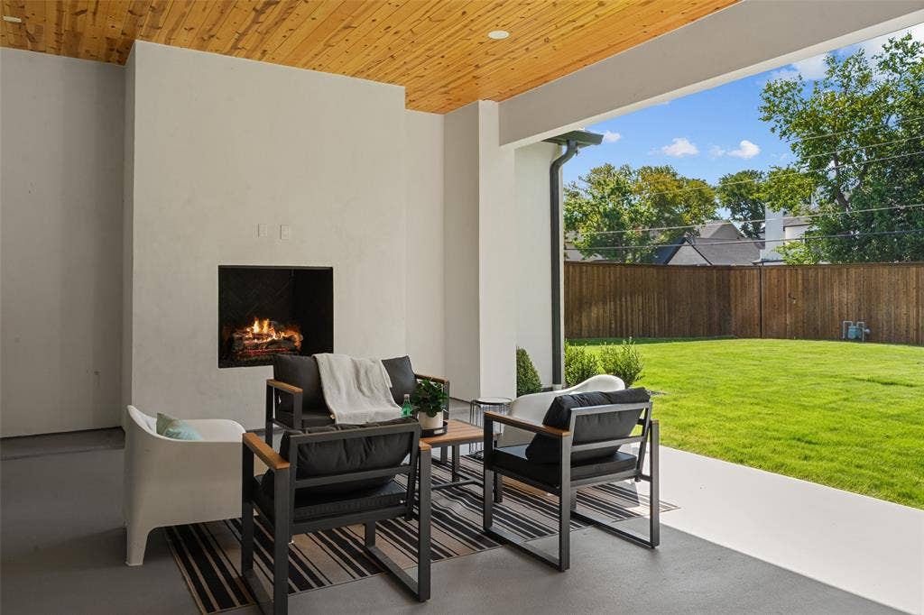5840 Charlestown Drive, Dallas, TX 75230 5840 Charlestown Drive, Dallas, TX 75230
