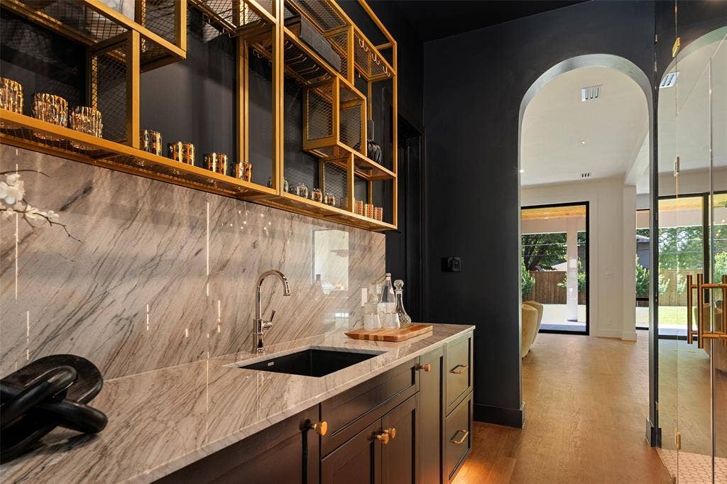 5840 Charlestown Drive, Dallas, TX 75230 5840 Charlestown Drive, Dallas, TX 75230