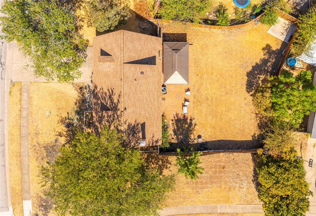 8708 Flicker Lane, Dallas, TX 75238 8708 Flicker Lane, Dallas, TX 75238