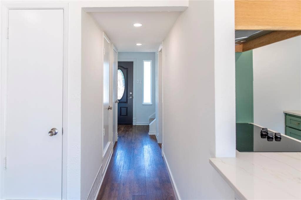 8708 Flicker Lane, Dallas, TX 75238 8708 Flicker Lane, Dallas, TX 75238