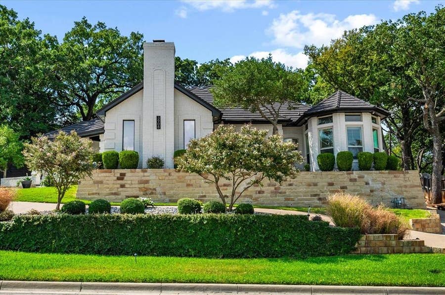 Property photo for 3908 Woodstock Drive, Colleyville, TX