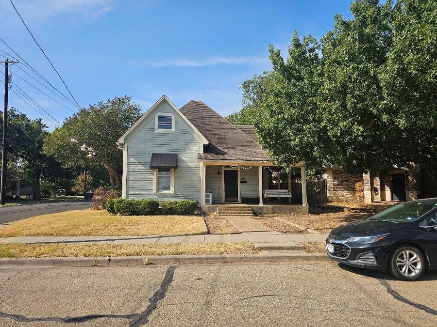 Property photo for 1925 S 10th Street, Waco, TX