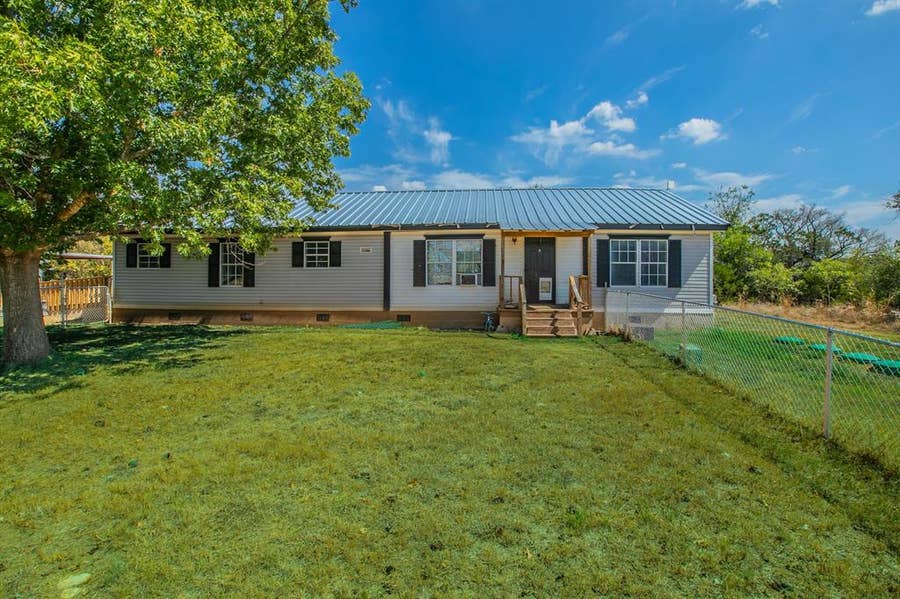 Property photo for 1630 Old Osage Road, Gatesville, TX