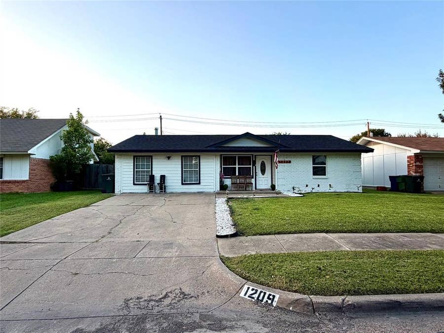 Property photo for 1209 Rosewood Hills Drive, Garland, TX