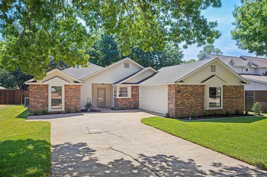 Property photo for 2237 Oak Bluff Drive, Flower Mound, TX