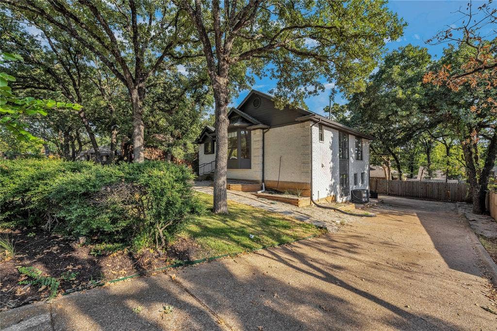 4404 Rain Forest Drive, Arlington, TX 76017 4404 Rain Forest Drive, Arlington, TX 76017