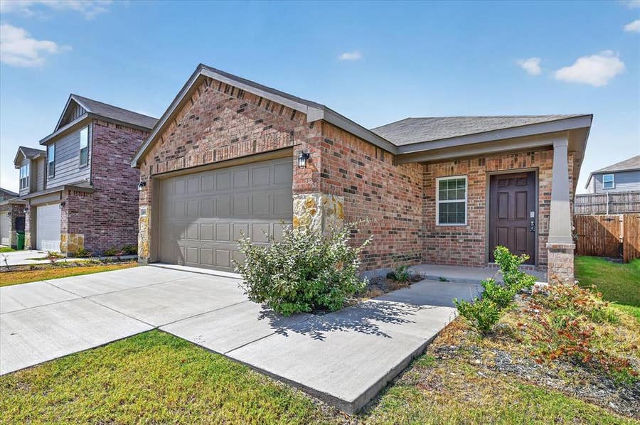 Property photo for 1005 Clear Dusk Lane, Forney, TX