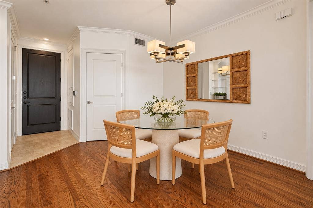 8616 Turtle Creek Boulevard, #323, Dallas, TX 75225 8616 Turtle Creek Boulevard, #323, Dallas, TX 75225