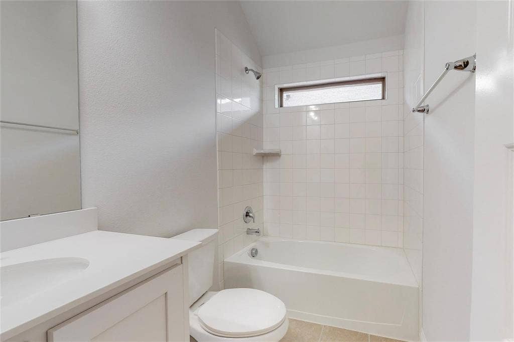 272 Tallgrass Drive, Lavon, TX 75166 272 Tallgrass Drive, Lavon, TX 75166