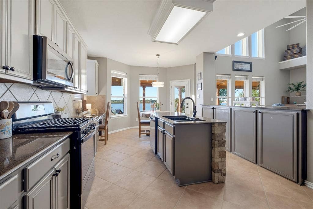 2828 Appaloosa Court, Little Elm, TX 75068 2828 Appaloosa Court, Little Elm, TX 75068