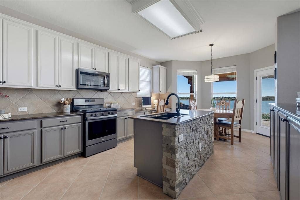 2828 Appaloosa Court, Little Elm, TX 75068 2828 Appaloosa Court, Little Elm, TX 75068
