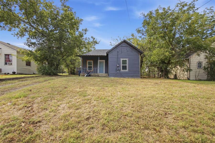 Property photo for 2222 W BOND Street, Denison, TX