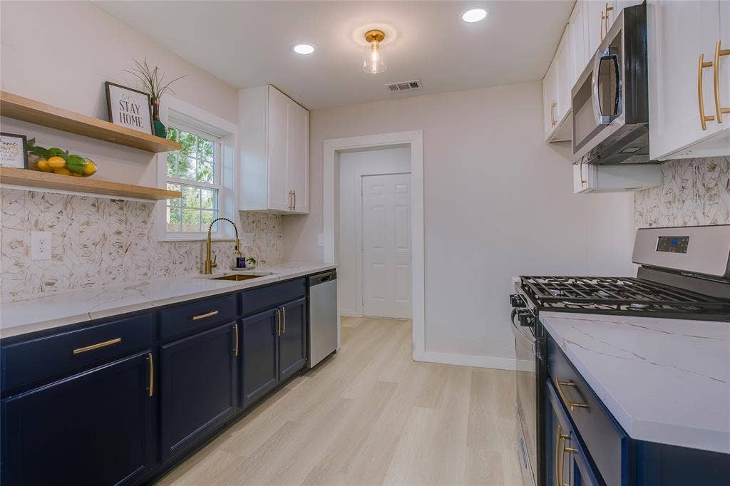 2635 Gladstone Drive, Dallas, TX 75211 2635 Gladstone Drive, Dallas, TX 75211