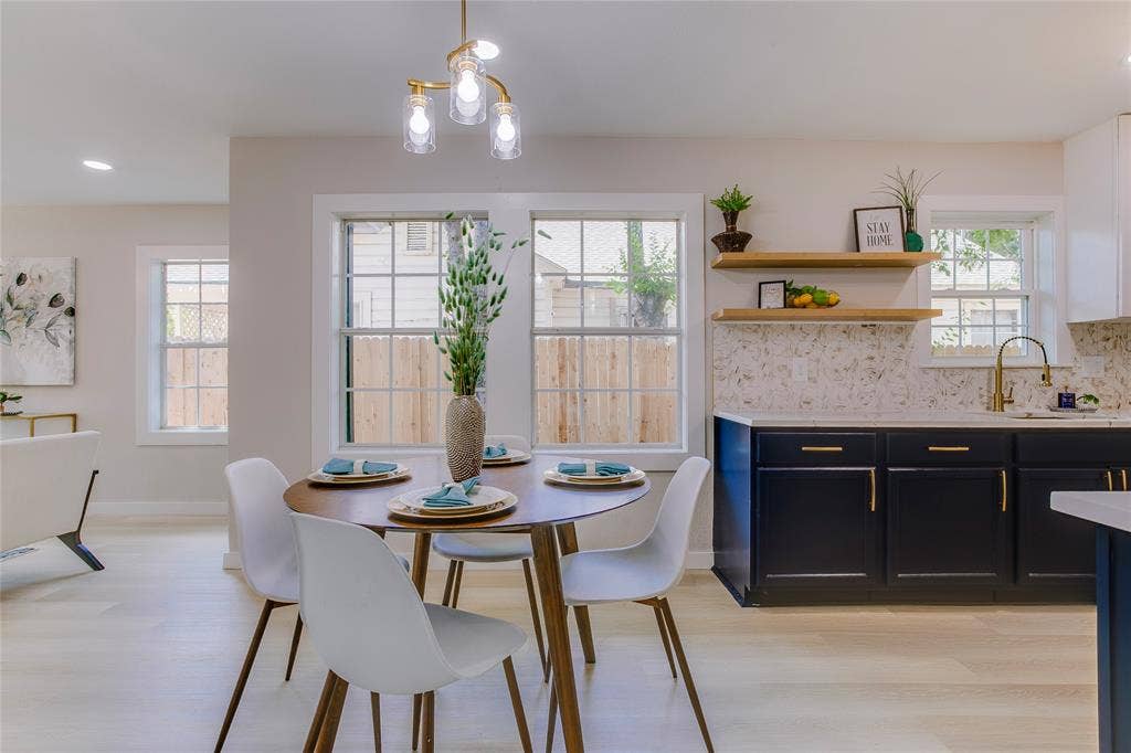 2635 Gladstone Drive, Dallas, TX 75211 2635 Gladstone Drive, Dallas, TX 75211