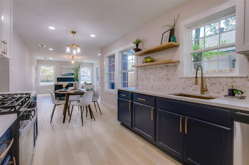 2635 Gladstone Drive, Dallas, TX 75211 2635 Gladstone Drive, Dallas, TX 75211
