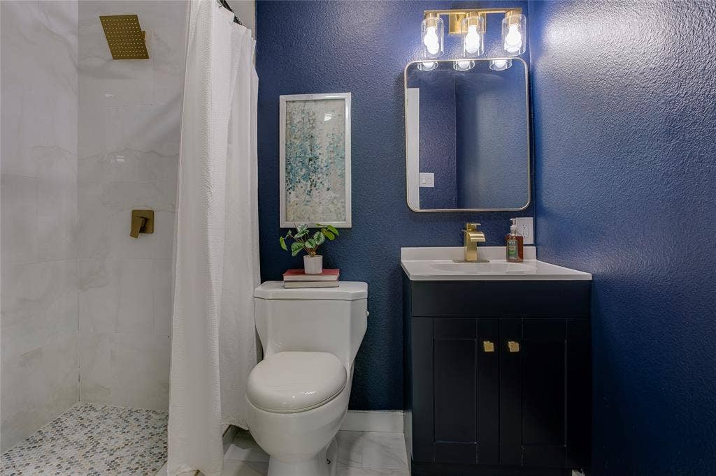 2635 Gladstone Drive, Dallas, TX 75211 2635 Gladstone Drive, Dallas, TX 75211