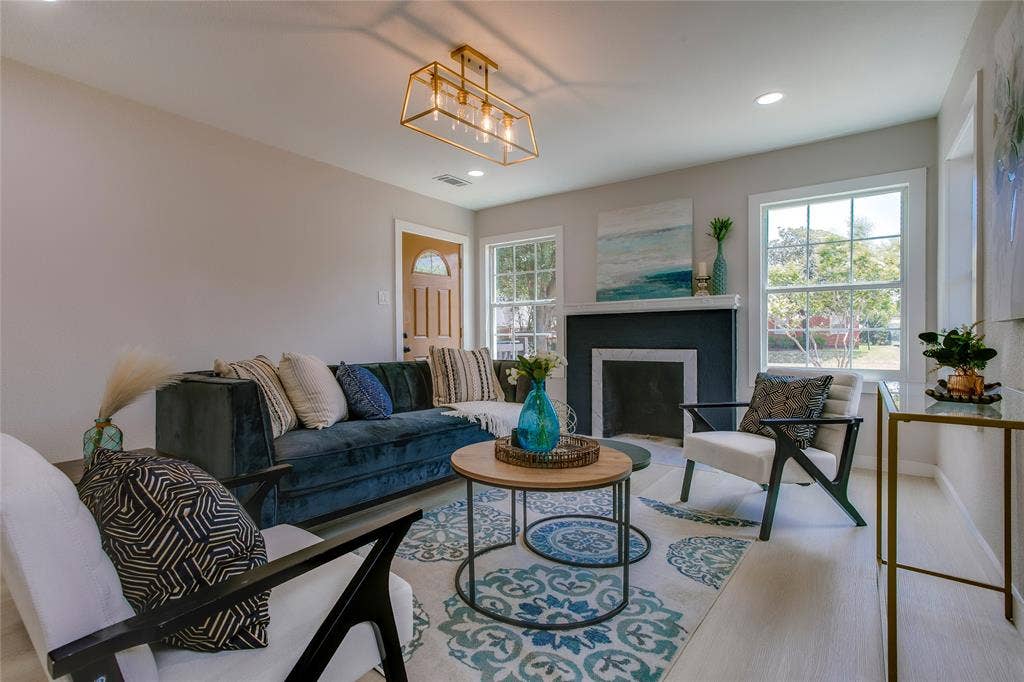 2635 Gladstone Drive, Dallas, TX 75211 2635 Gladstone Drive, Dallas, TX 75211