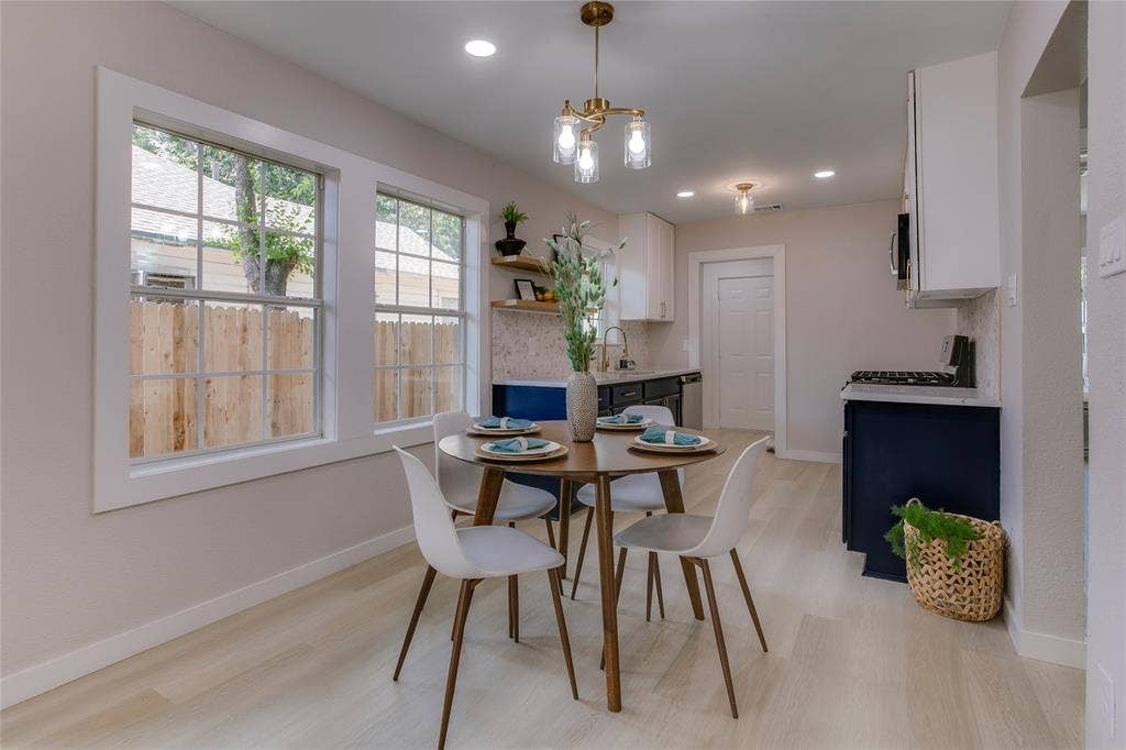 2635 Gladstone Drive, Dallas, TX 75211 2635 Gladstone Drive, Dallas, TX 75211