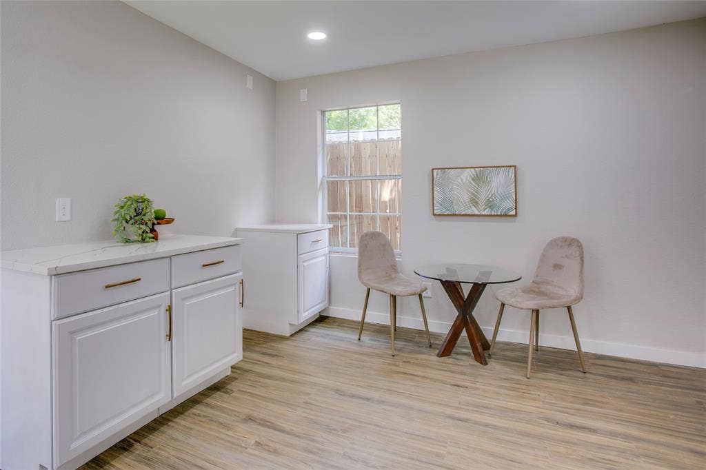 2635 Gladstone Drive, Dallas, TX 75211 2635 Gladstone Drive, Dallas, TX 75211