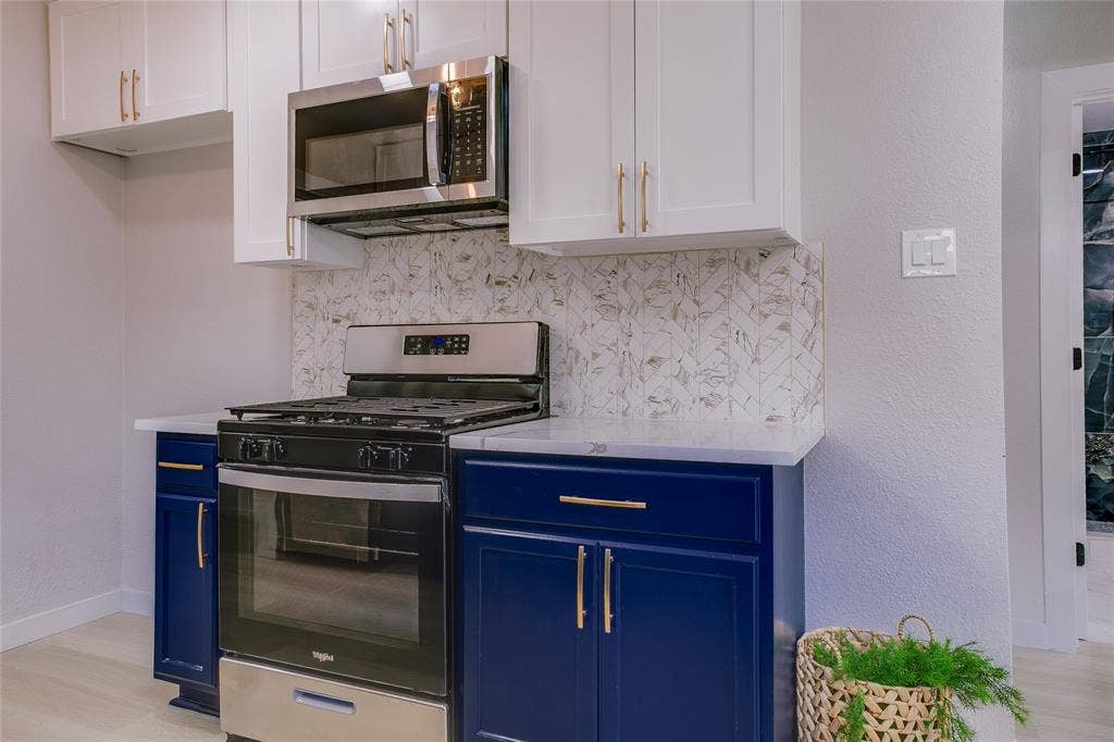 2635 Gladstone Drive, Dallas, TX 75211 2635 Gladstone Drive, Dallas, TX 75211