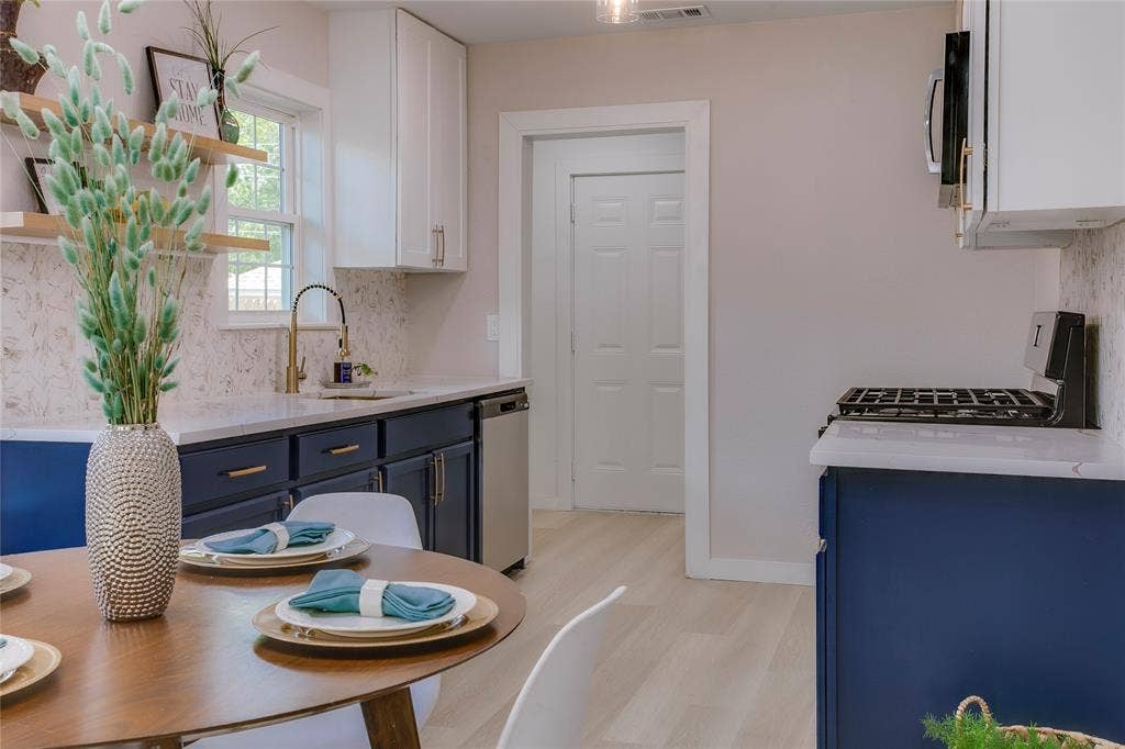2635 Gladstone Drive, Dallas, TX 75211 2635 Gladstone Drive, Dallas, TX 75211