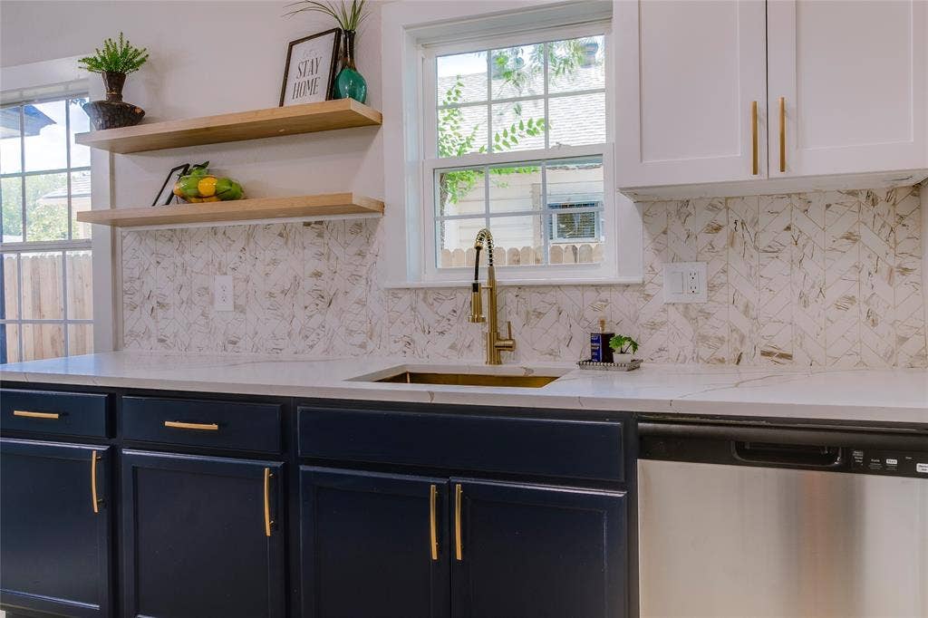 2635 Gladstone Drive, Dallas, TX 75211 2635 Gladstone Drive, Dallas, TX 75211