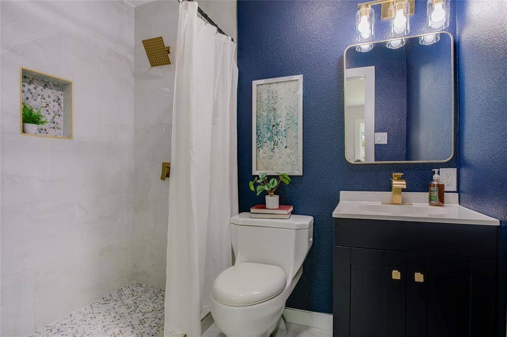 2635 Gladstone Drive, Dallas, TX 75211 2635 Gladstone Drive, Dallas, TX 75211