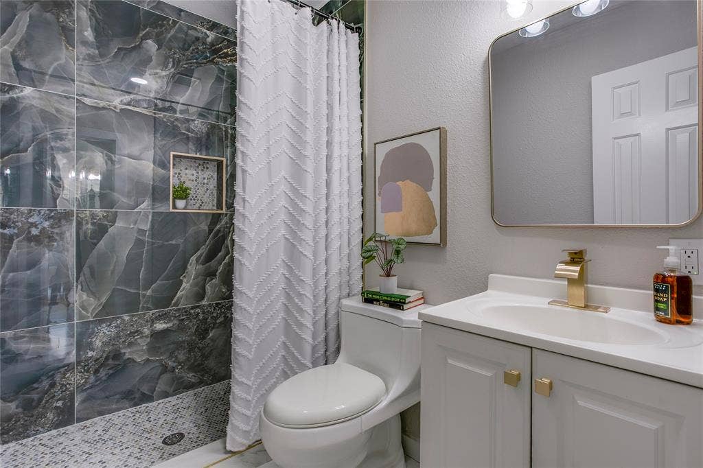 2635 Gladstone Drive, Dallas, TX 75211 2635 Gladstone Drive, Dallas, TX 75211