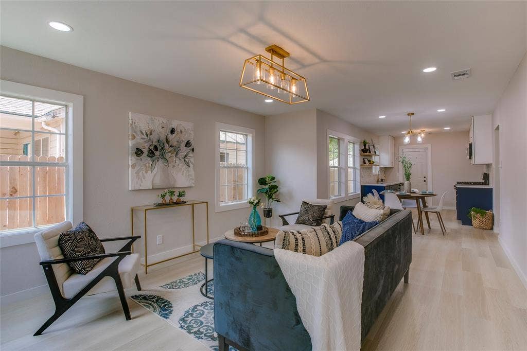 2635 Gladstone Drive, Dallas, TX 75211 2635 Gladstone Drive, Dallas, TX 75211