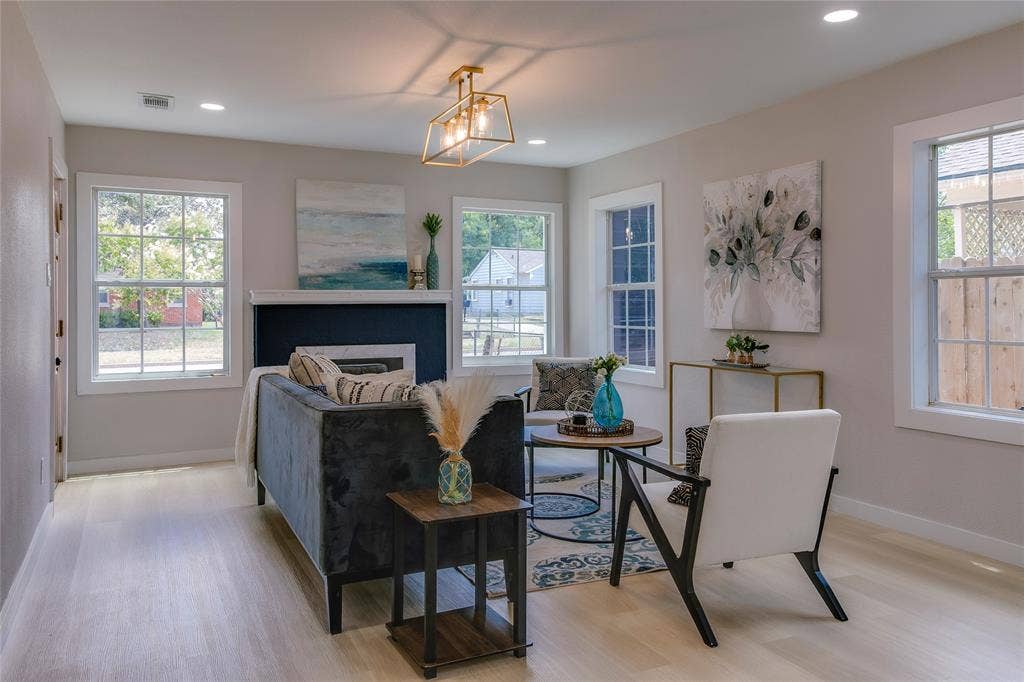 2635 Gladstone Drive, Dallas, TX 75211 2635 Gladstone Drive, Dallas, TX 75211