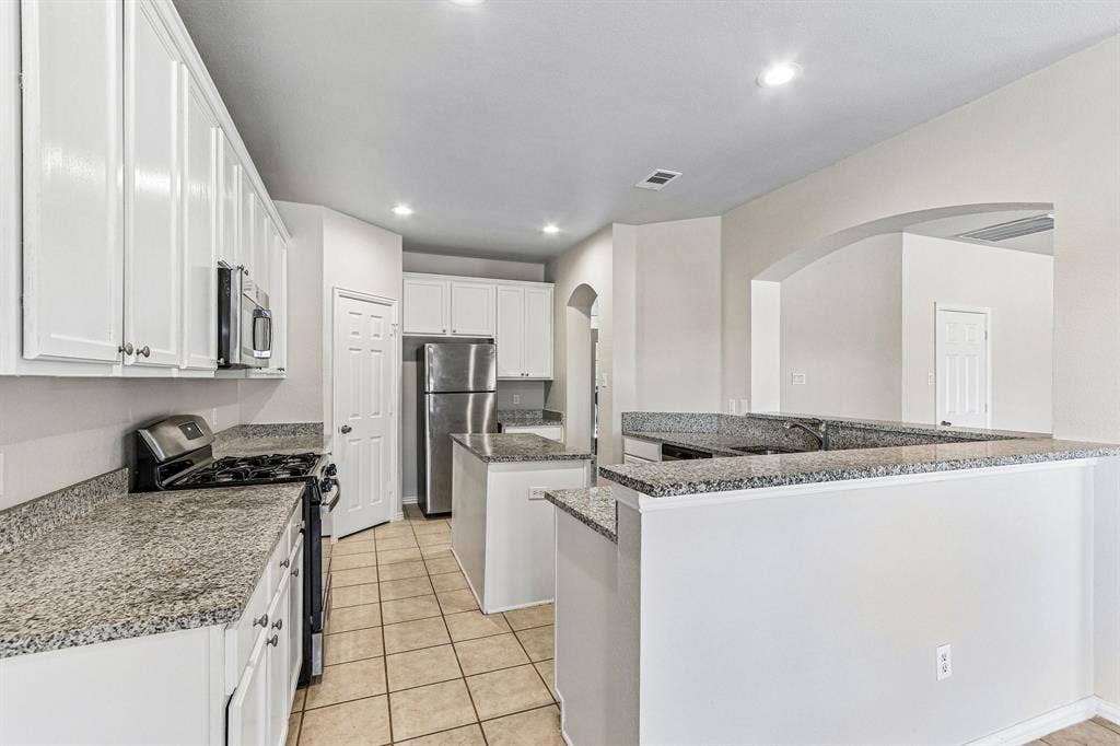 1809 Morning Glory Drive, Corinth, TX 76210
