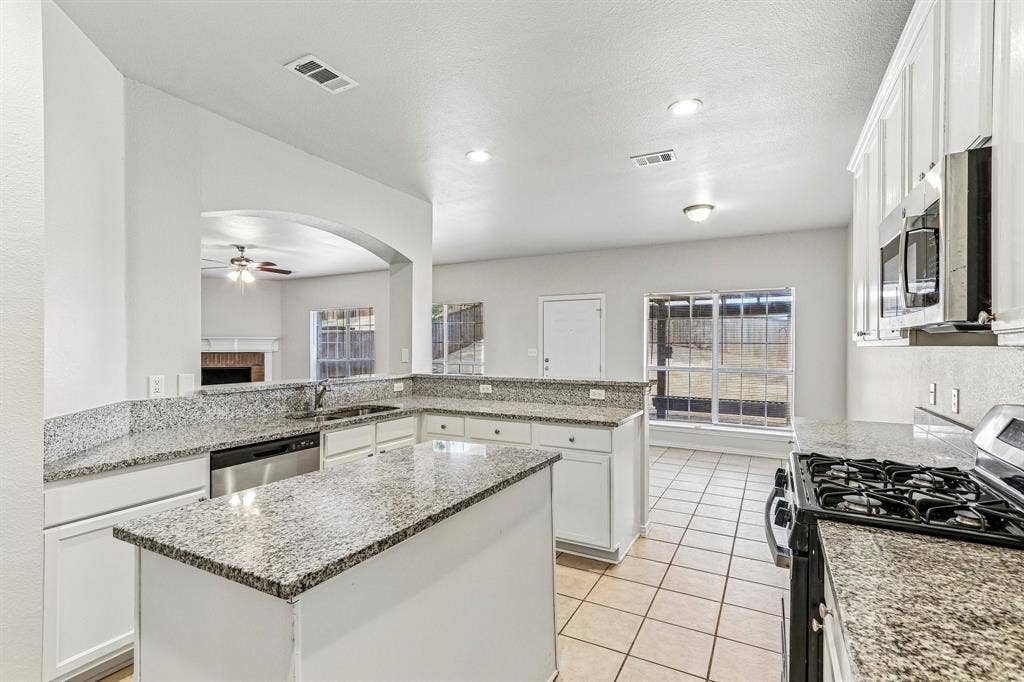 1809 Morning Glory Drive, Corinth, TX 76210