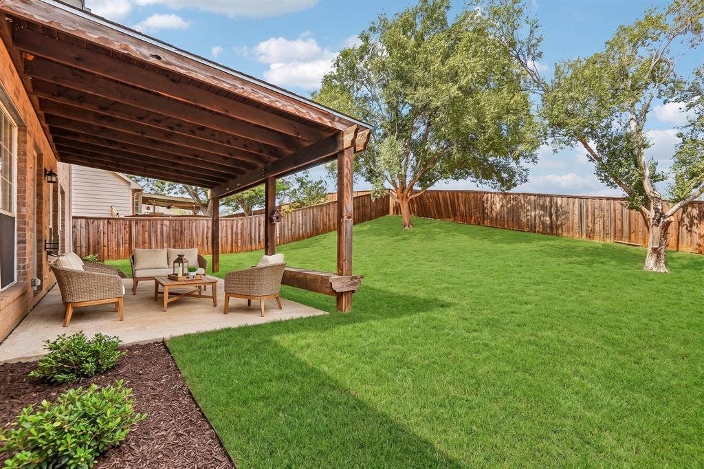 1809 Morning Glory Drive, Corinth, TX 76210