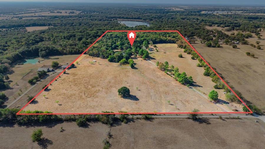 Property photo for 7161 County Road 3223, Lone Oak, TX