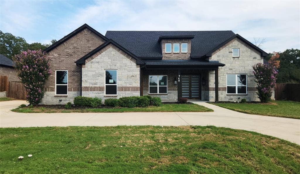 740 Arledge Street, Azle, TX 76020 740 Arledge Street, Azle, TX 76020