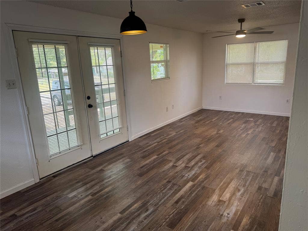 2715 S 2nd Street, Waco, TX 76706 2715 S 2nd Street, Waco, TX 76706