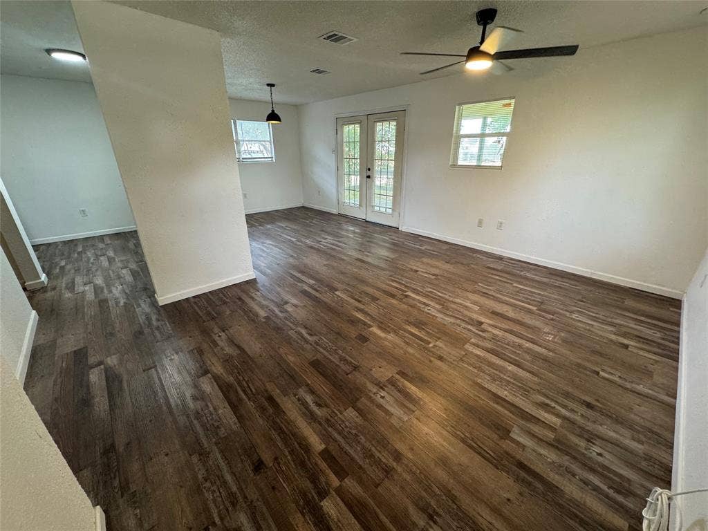 2715 S 2nd Street, Waco, TX 76706 2715 S 2nd Street, Waco, TX 76706
