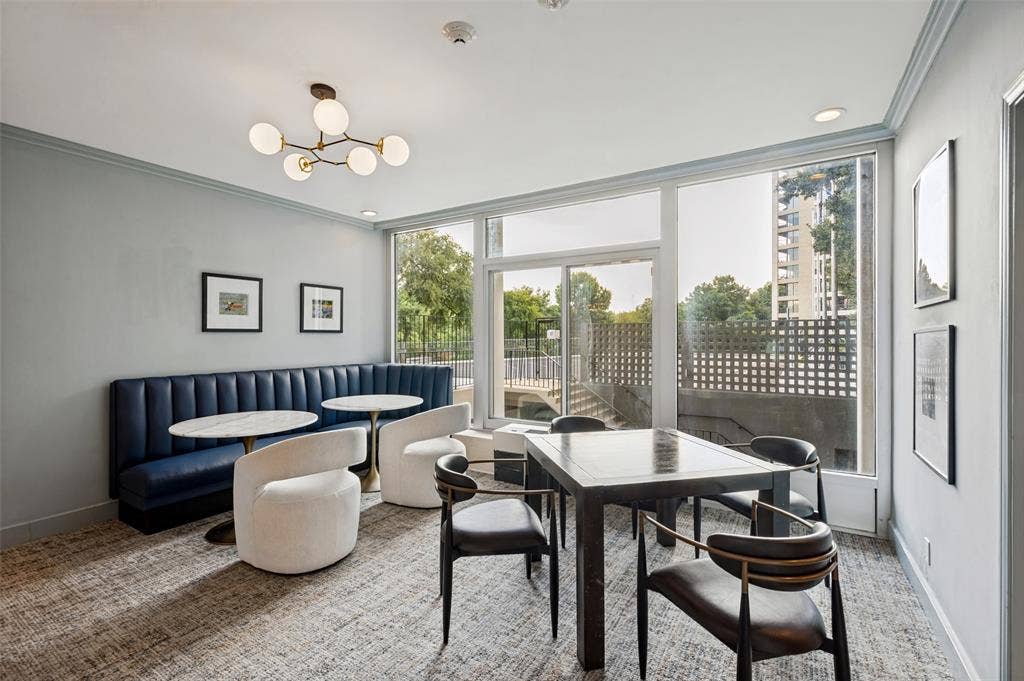 3883 Turtle Creek Boulevard, #411, Dallas, TX 75219 Lounge Area