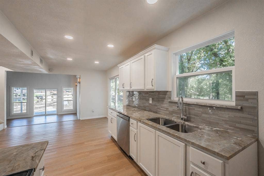 508 Harbor Drive S, Azle, TX 76020