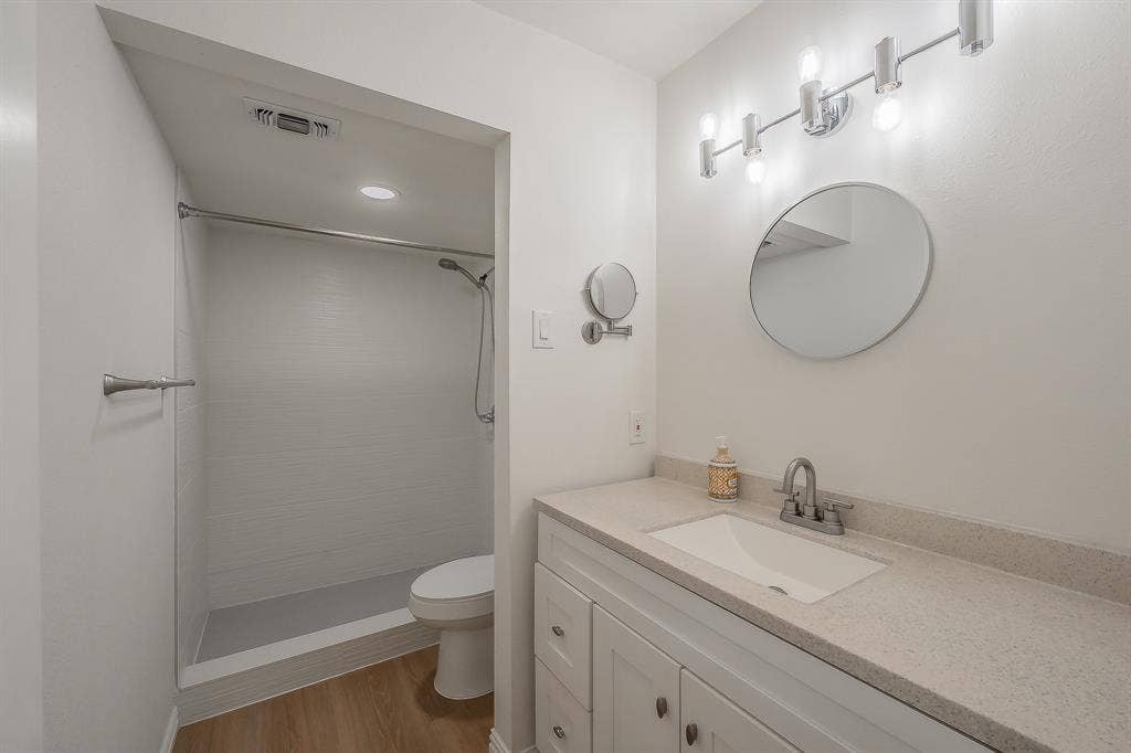 508 Harbor Drive S, Azle, TX 76020