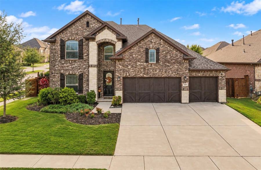 Property photo for 3214 Treyburn Lane, Mansfield, TX