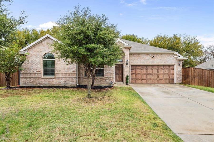 Property photo for 7512 Rose Crest Boulevard, Forest Hill, TX