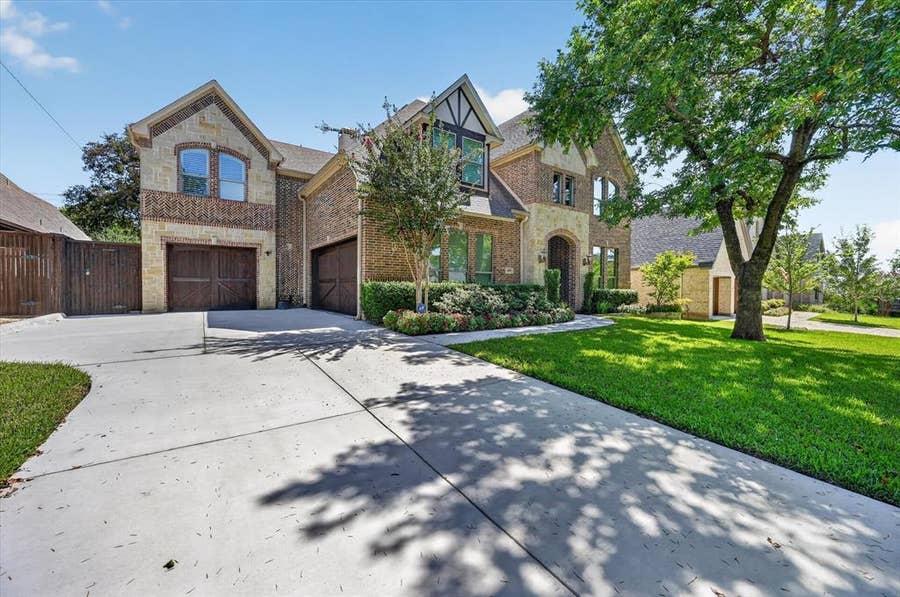 Property photo for 9432 Thornberry Lane, Dallas, TX