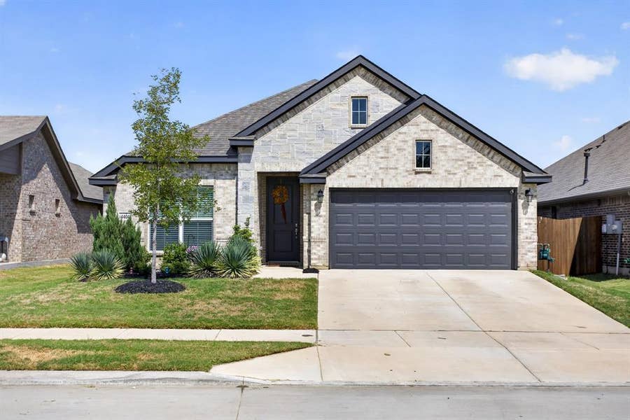 Property photo for 4404 Mill Falls Drive, Fort Worth, TX