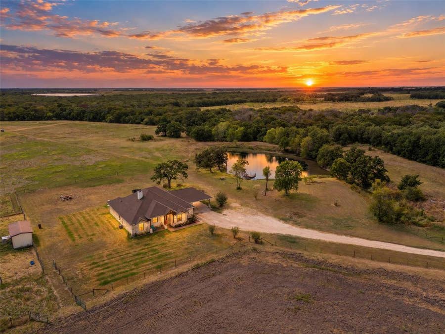 Property photo for 1500 Lcr 102, Mount Calm, TX