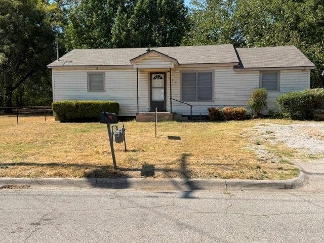 Property photo for 206 E Nelson Street, Bowie, TX